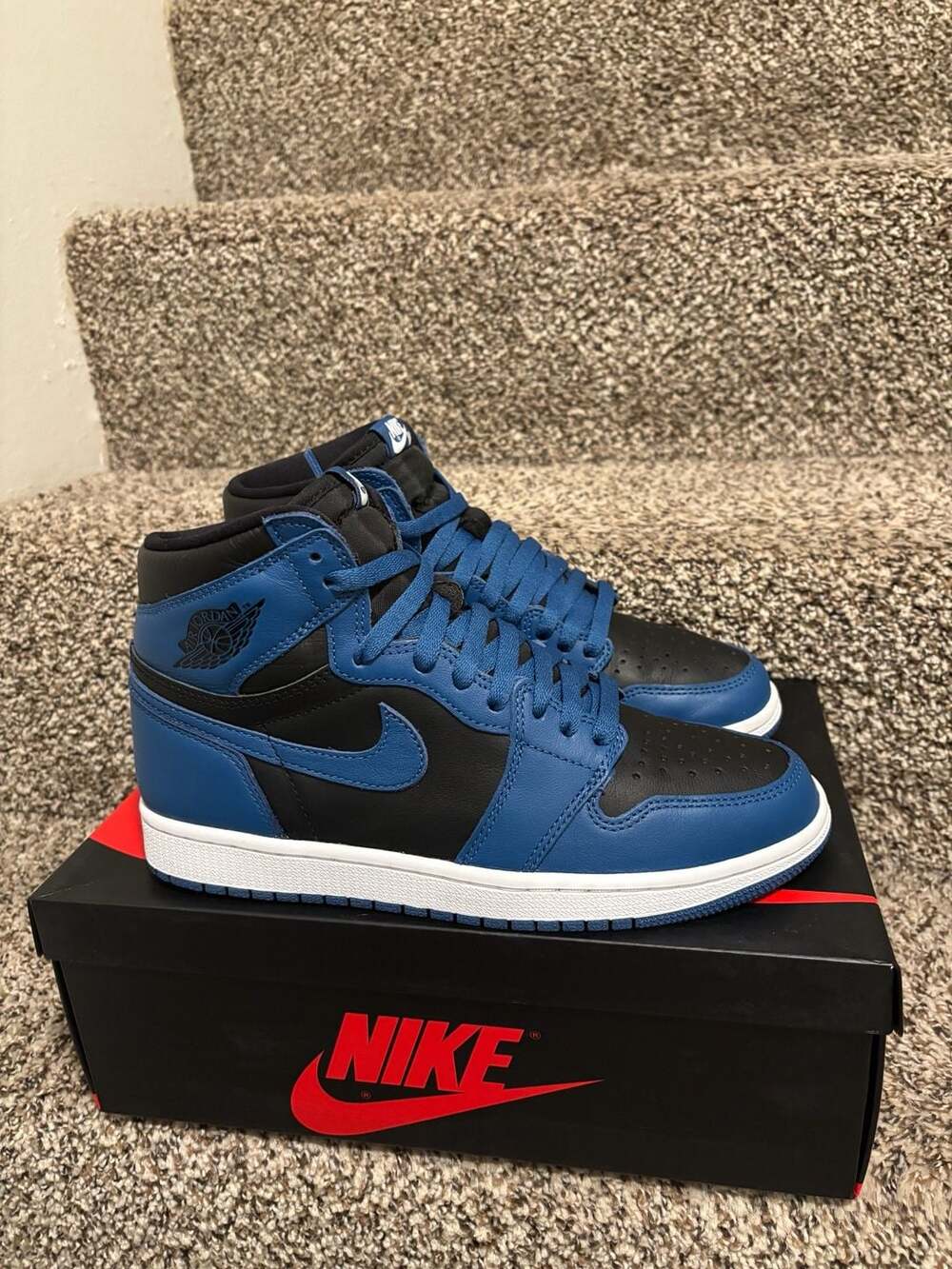 Nike Air Jordan 1 Retro High OG Dark Marina Blue Size 8